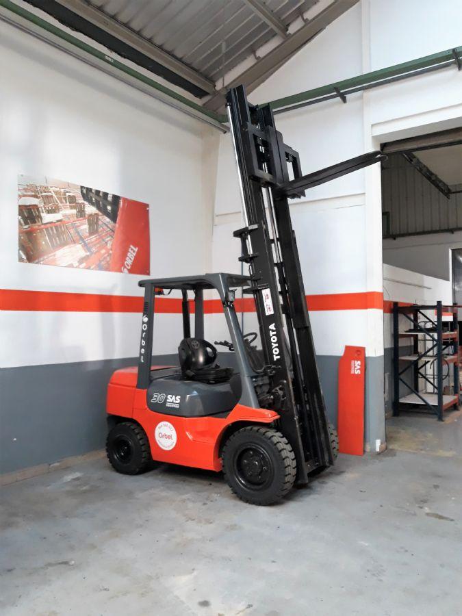 Toyota Diesel Forklifts 02-7FDF30