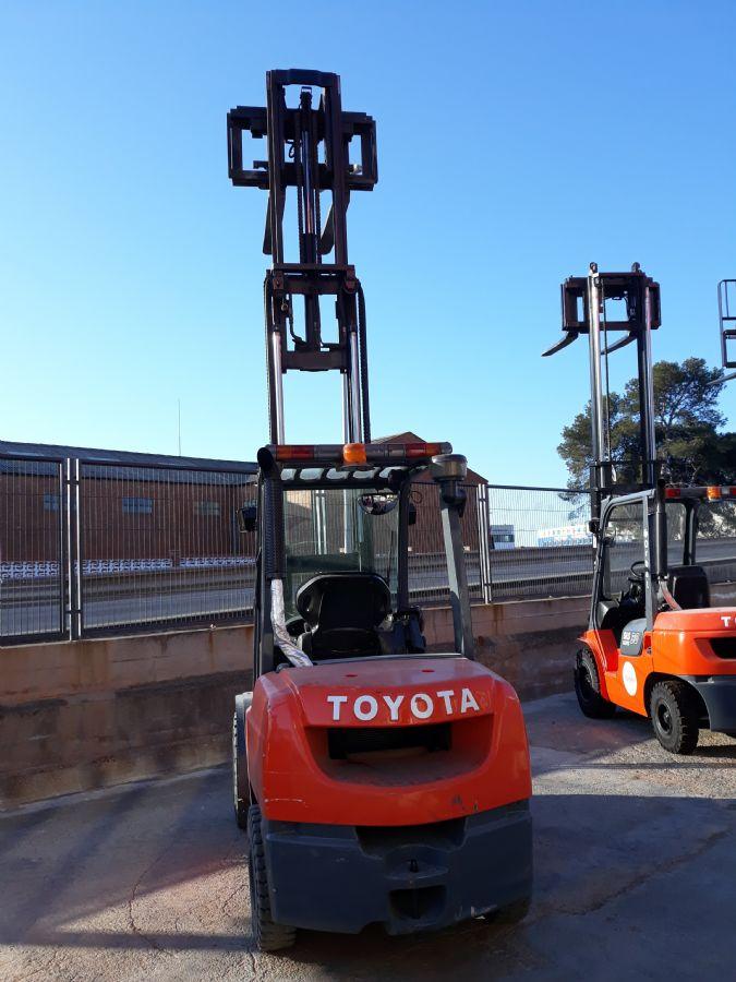 Toyota Diesel Forklifts 06-8FDJ35F