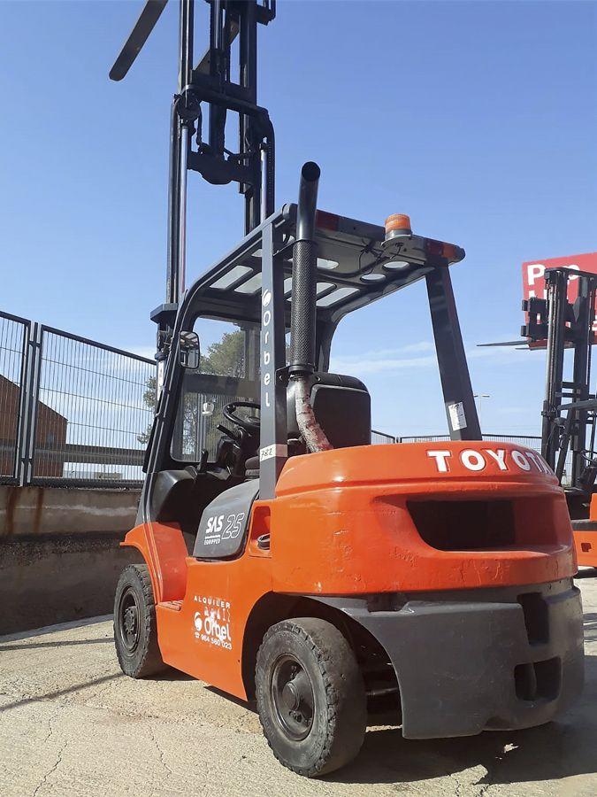 Toyota Diesel Forklifts 02-7FDF25