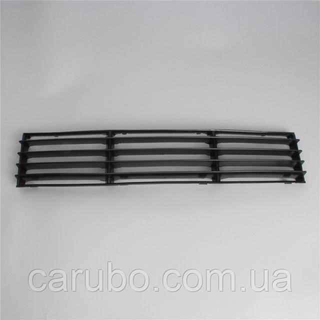 Решетка бампера Volkswagen Passat B5+ 01-05 сред (фольксваген пассат б5 ...