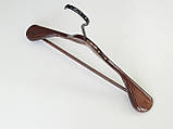 Довжина 45 см. Плічка вішалки тремпеля дерев'яні широкі коричневого кольору з багатошаровим покриттям лаком., фото 2