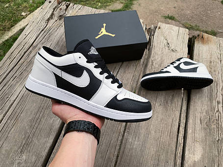 Чоловічі кросівки Nike Air Jordan 1 Low White Black білі з чорним, фото 1