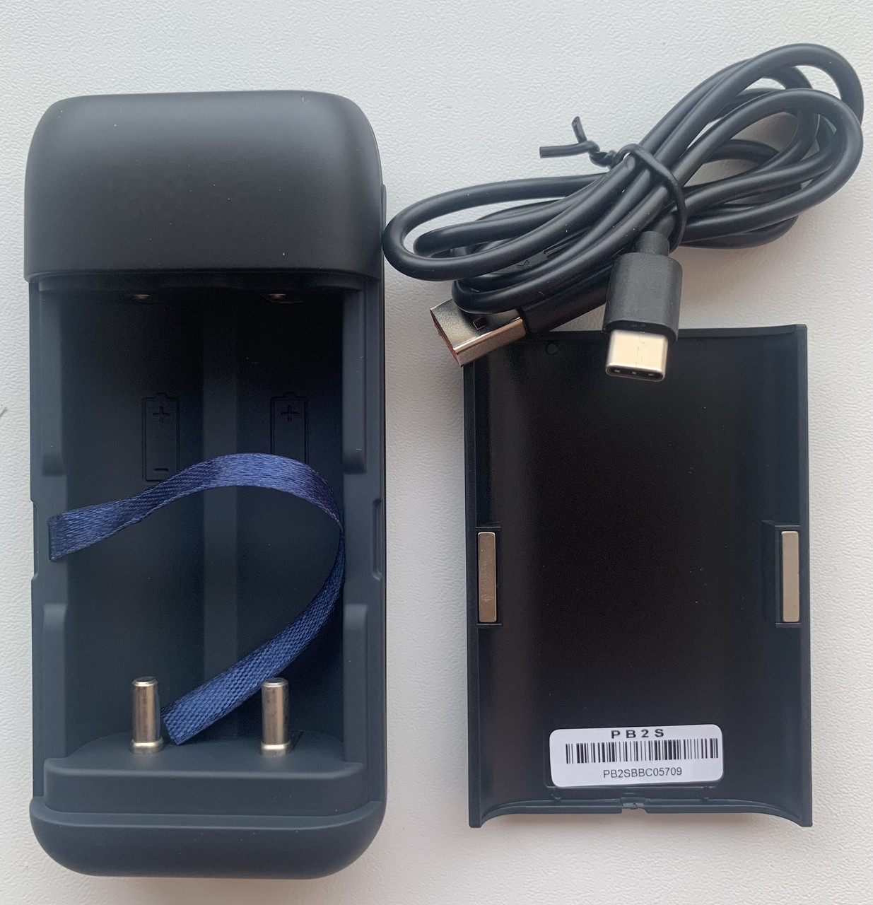 Зарядний пристрій XTAR PB2S