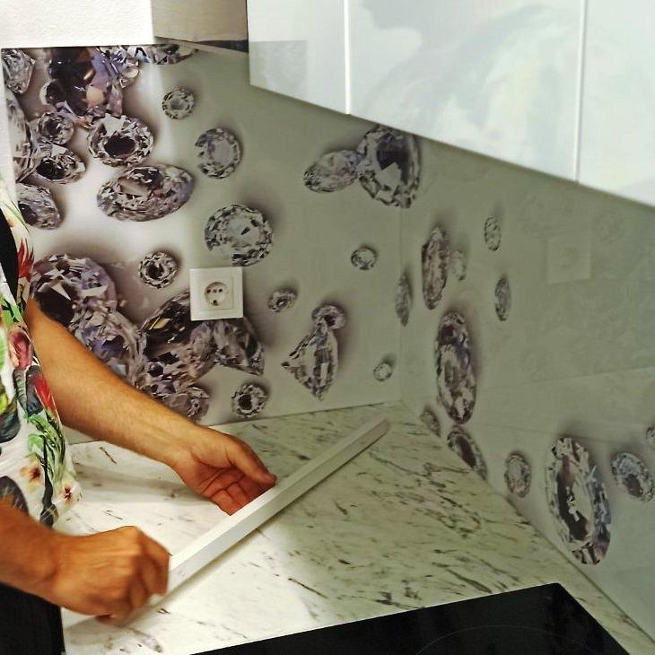 Монтаж скляного фартуха на кухні Скіналі Діаманти, фото 1