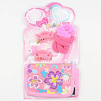 Набір подарунковий дитячий рожевого кольору дві заколочки затискач + вісім широких м'яких гумочок + гаманець