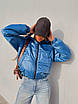 Коротка жіноча синя куртка-вітровка, фото 2