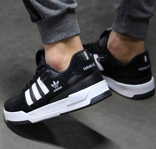 Мужские стильные повседневные белые кроссовки адидас под джинсы для ...