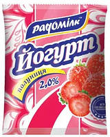 Йогурт 2,5% жирності 400 г Полуниця ТМ Радомілк