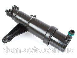 BMW 5 E60 / E61 03-10 омивач правої фари