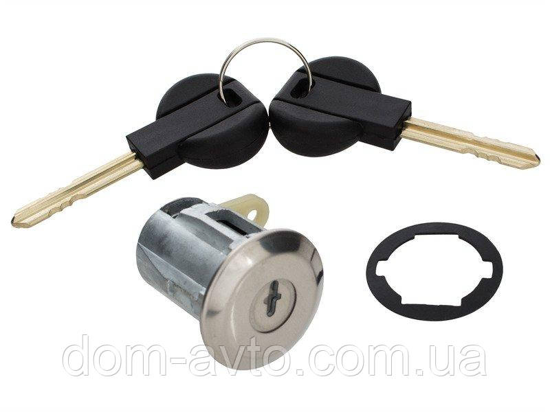Вкладиш замка кришки багажника Peugeot Partner I 96-07