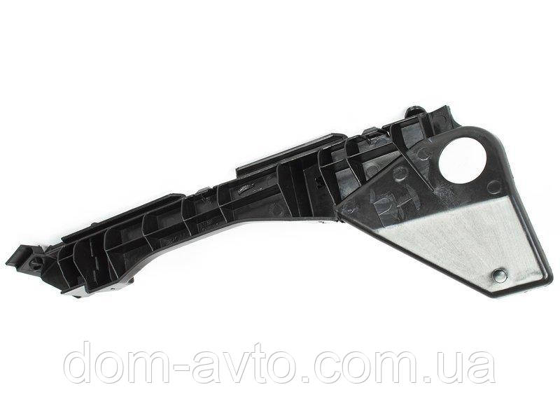 Toyota Corolla E12 HATCHBACK 03-06 кріплення переднього бампера справа