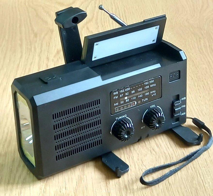Ліхтар, світильник, радіоприймач AM/FM/NOAA сонячна панель, ручний генератор, 2х18650, SOS, power Bank, чорний