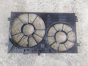 Дифузор вентилятора радіатора Volkswagen Caddy, Touran, Кадді, Туран. 1K0121207T.
