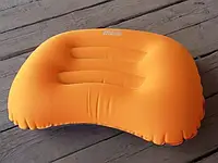 Надувная подушка под голову 47 х 36 х 14 см Tramp Компактная туристическая подушка Оранжевая
