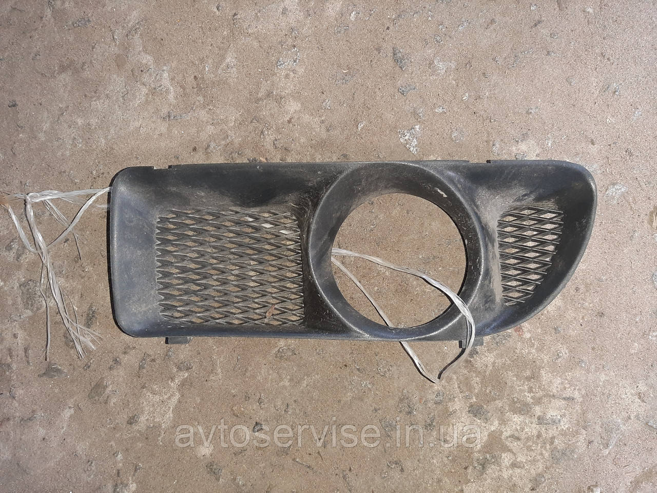 Решітка переднього бампера ліва Skoda Felicia, фото 1