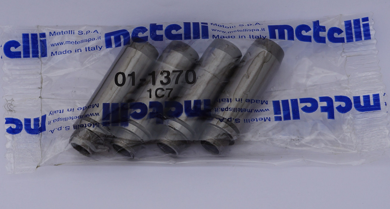 Напрямні втулки випускних клапанів на ВАЗ 2101 - 2107 Metelli 01-1370 4 шт