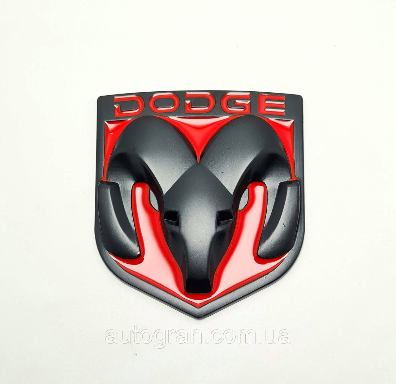 Емблема кузова Dodge 90x80м чорно-червона