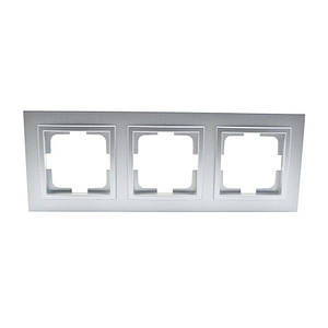 Рамка для розетки 3-місна, горизонтальна, вертикальна, срібло, три пости Mono Electric, DESPINA