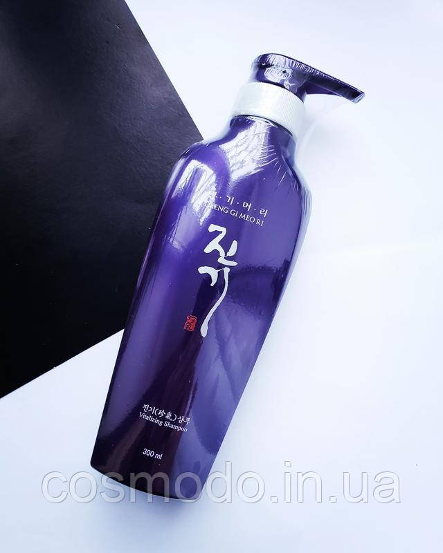 Регенеруючий шампунь для волосся Daeng Gi Meo Ri Vitalizing Shampoo 300 ml