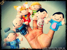 Іграшка "Ляльки на пальці" - "Finger Puppet Family"