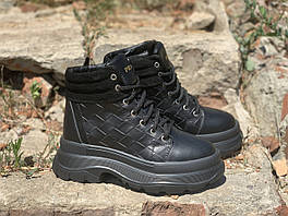 Зимові черевики для дівчаток