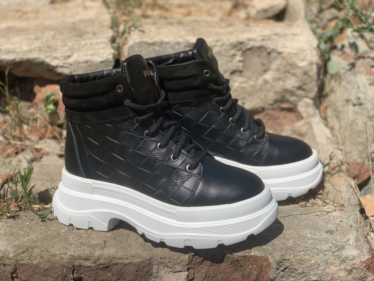 Жіночі підліткові черевики Прада