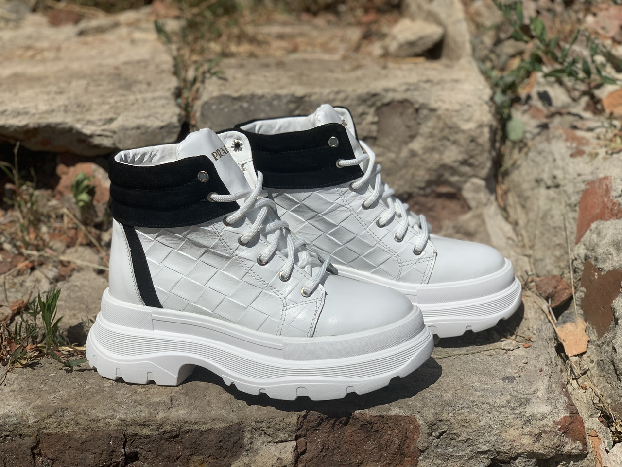 Жіночі підліткові черевики Прада
