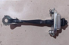 Обмежувач дверей Mitsubishi ASX 1 (2019-нині) 3-й рестайлінг, Outlander 3 (2012-нині) оригінал б/у