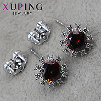 Серьги пуссеты гвоздики серебристого цвета размер 9х9 мм фирма Xuping Jewelry с белыми и красными кристаллами