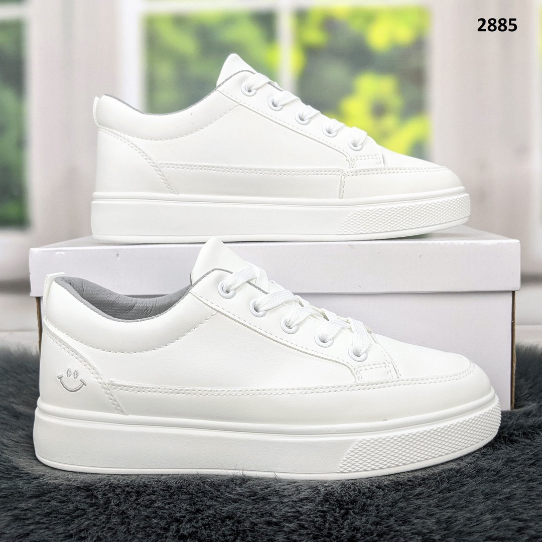 Кросівки жіночі білі на шнурках демісезонні Fashion