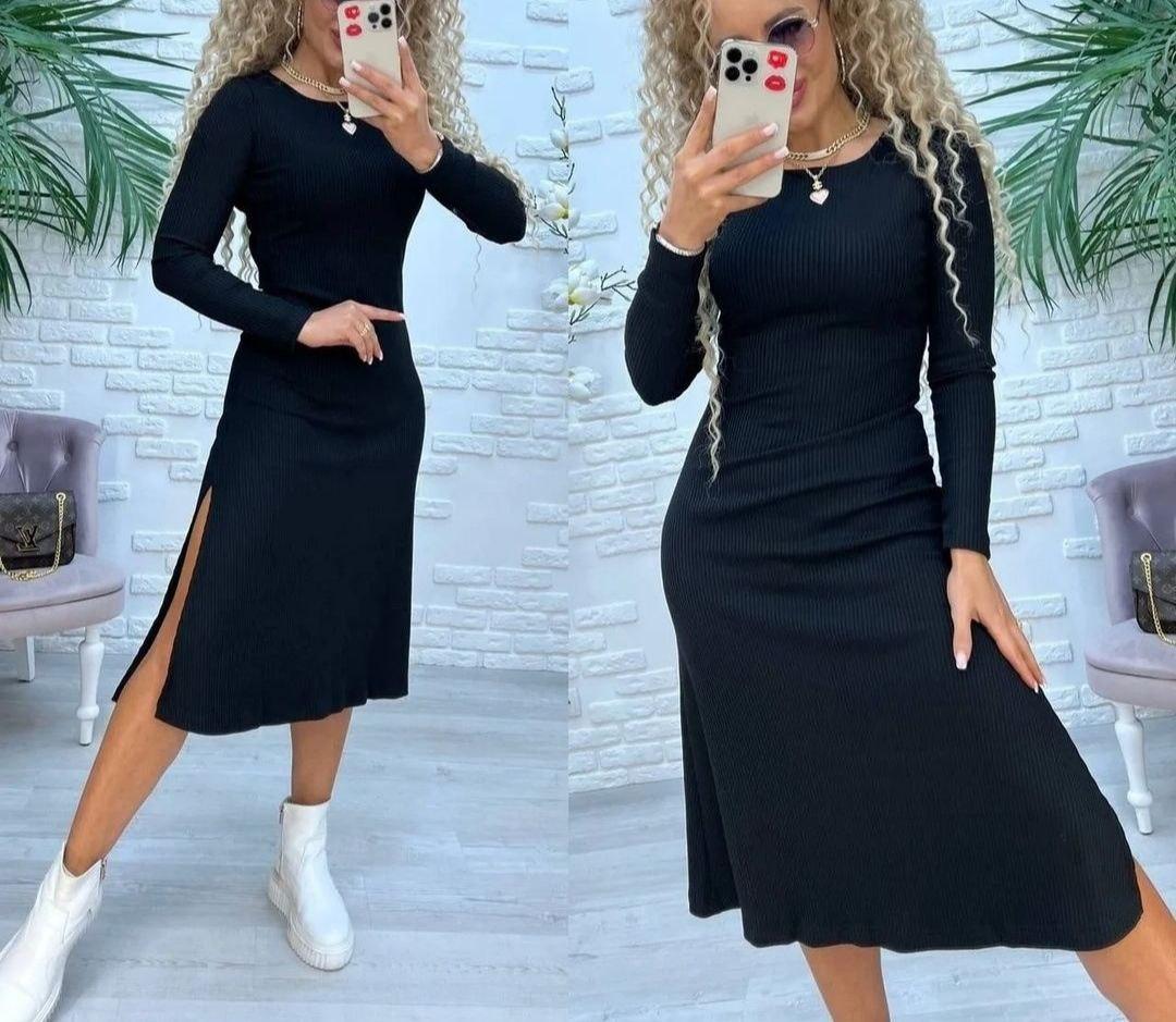 Сукня в рубчик з розрізами