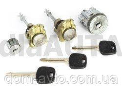 Toyota Hilux VII 2005- комплект замків + запалювання 4 шт.