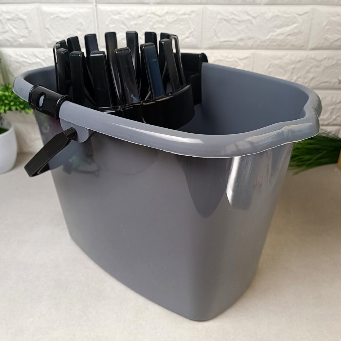 Пластикове відро 12л з насадкою для віджиму мотузкової швабри Альфа