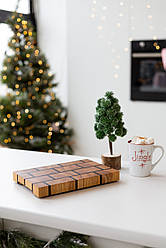 Торцева обробна дошка цегляна кладка з дуба та ясена 20х30 см з силіконовими ніжками для нарізки та сервірування