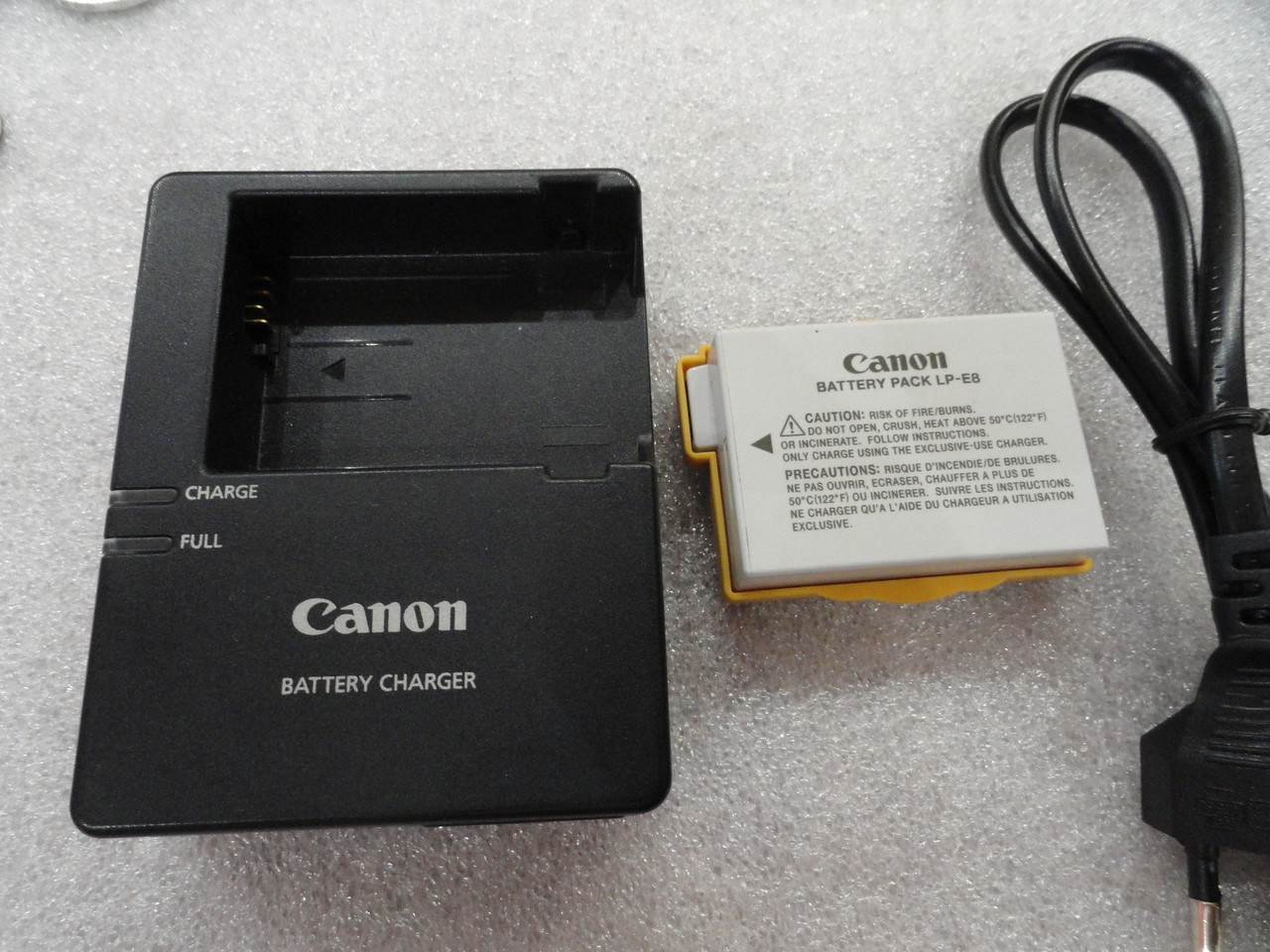 Зарядний Canon LC-E8 для батареї Canon LP-E8. ОРИГІНАЛ 100%