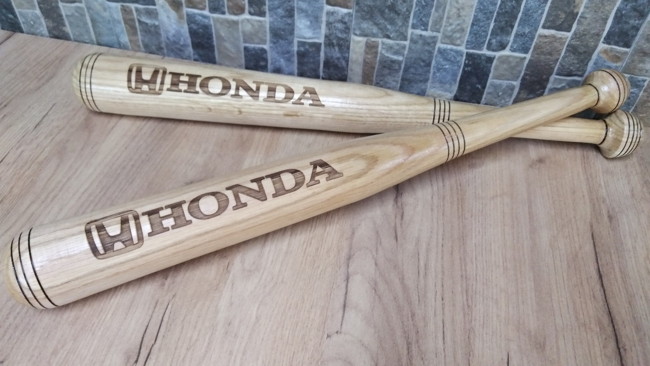 Бейсбольна дерев'яна бита з логотипом авто "HONDA"
