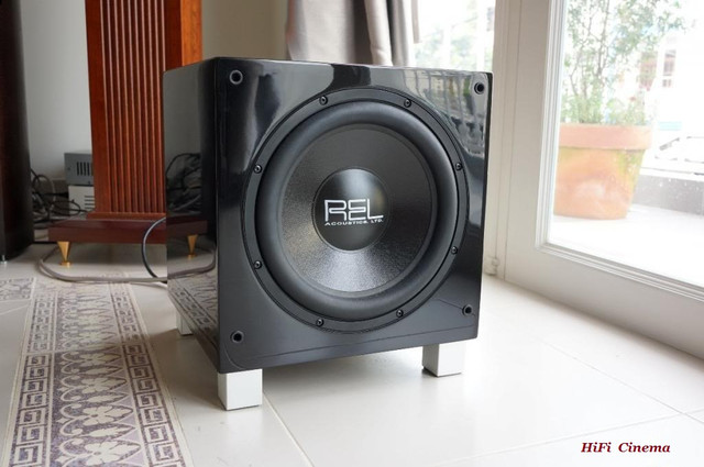 REL T7i Black front-fire subwoofer HiFi Cinema