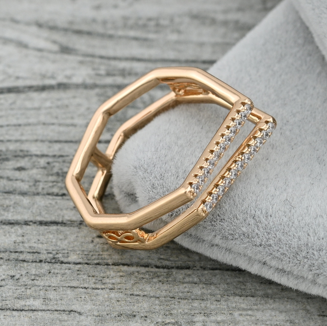 Каблучка Модниця 37117 ширина 6 мм білі фіаніти позолота 18К розмір 20, фото 1