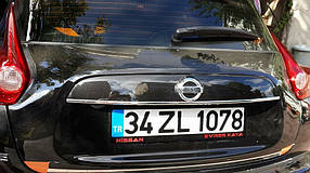 Nissan Juke Хром планка над номером Кармос із неіржавкої сталі AUC Накладки на двері Ніссан Жук