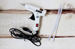Клеєвий пістолет (термопістолет) для рукоділля 7 мм білий