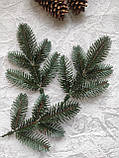 Гілка ялинки лита зелено-блакитна №3. Штучна хвоя. Литі гілочки ялини. Ялинкові гілочки., фото 5