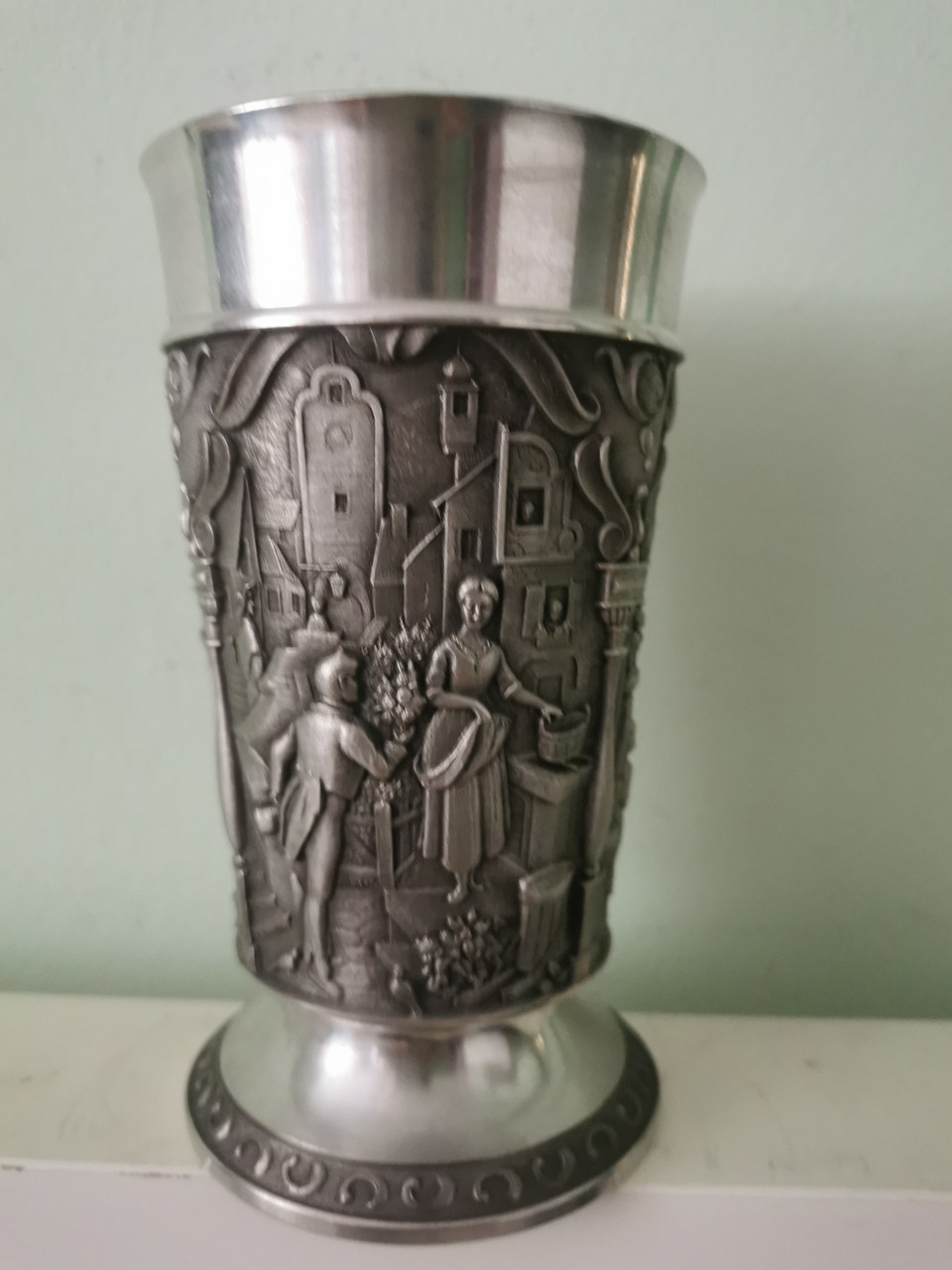 Олов'яні винні келихи Щастя, Кохання