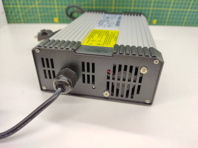 Зарядное устройство для Li-Ion аккумулятора 20S 72 (84) вольта 5 ампер ...