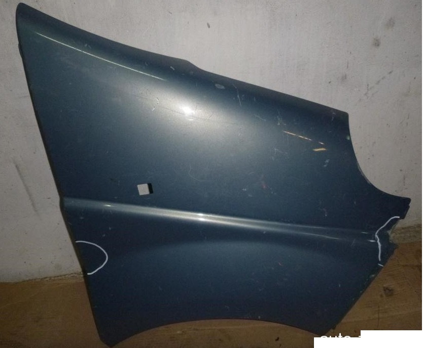 Крило переднє праве RENAULT TRAFIC 00-14 (РЕНО ТРАФІК)