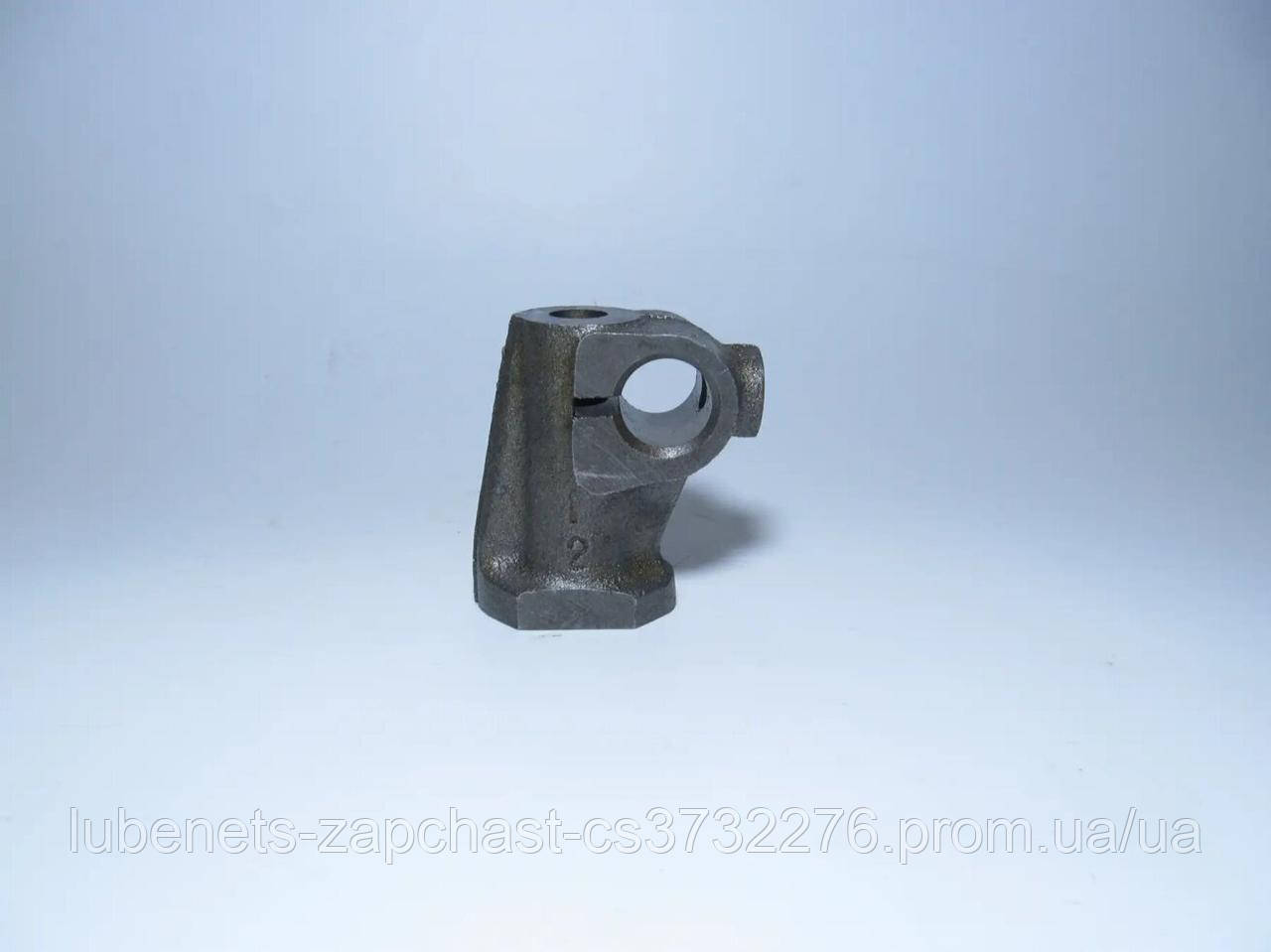 Стойка оси коромысел (средняя) Д-240-245 (с отверстием), кат. № 240 ...