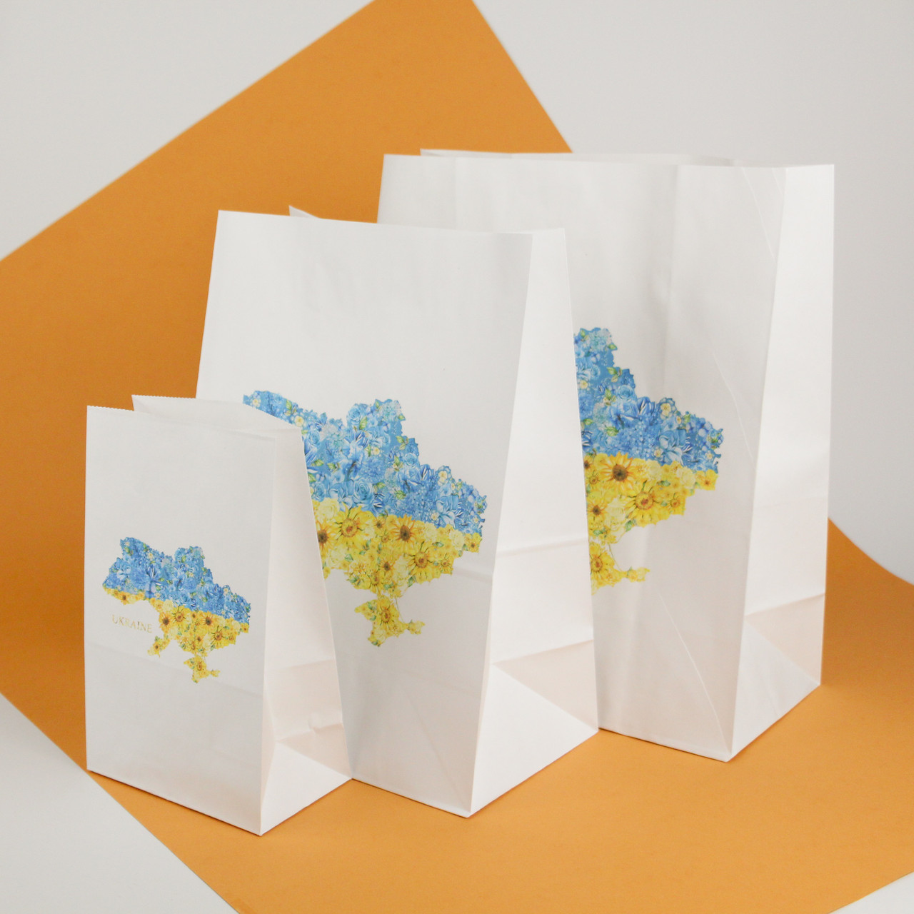 Подарункові пакети з малюнком 260*150*350 Пакет подарунковий "Україна" Паперові пакети з патріотичним принтом