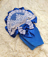 Нарядный плюшевый деми конверт - одеяло на выписку Кружево синий с белым декором