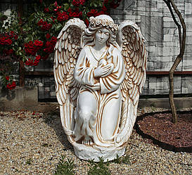 Садова фігура Ангел із серцем 76х60х60 см   ССП00007 Крем