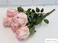 Букет роз "Пышный бутон" розовый на 5 бутонов