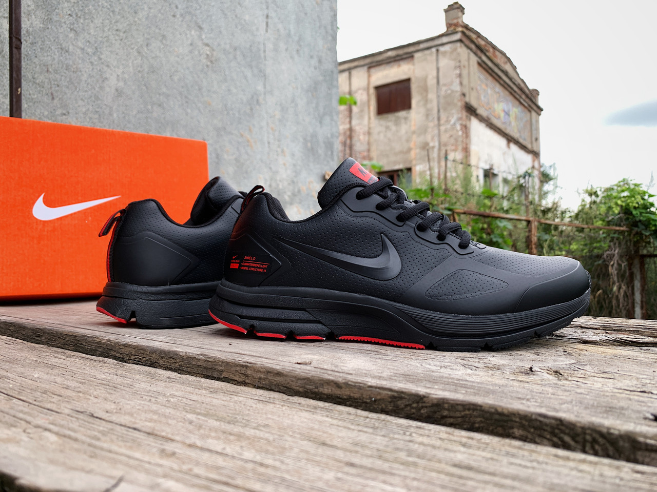 Nike zoom red and cheap black